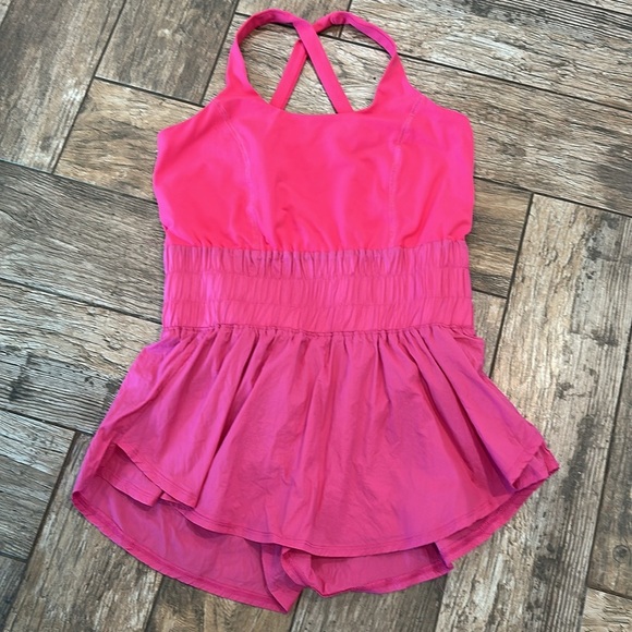 Peach love California Harper Cross Over Back Sporty Romper pink medium - Picture 2 of 5